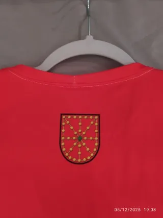 Camiseta deportiva roja
