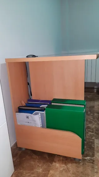 Mesa de ordenador color haya