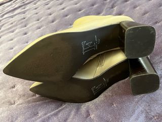 Botín Piel Beige Tacón Cuadrado Talla 38