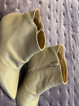 Botín Piel Beige Tacón Cuadrado Talla 38