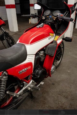 Honda CB900 F2 Roja y Blanca 1982