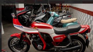 Honda CB900 F2 Roja y Blanca 1982