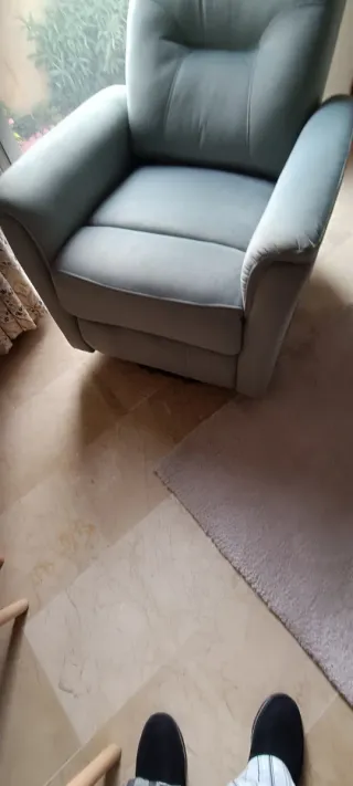 Butaca reclinable motorizada con mando