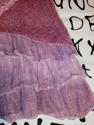 Vestido rosa punto con volantes. Talla única