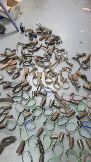 Lote Cencerros Varios Tamaños 103 cencerros  antig