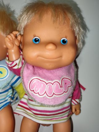 Bebés Mila y Malo Famosa