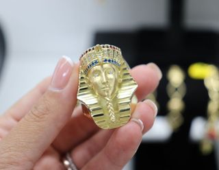 SELLO TUTANKAMON CON CIRCONITAS 18K