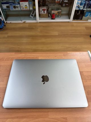 MacBook Pro 2017 13” i5 8GB RAM 256GB SSD