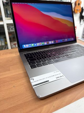 MacBook Pro 2017 13” i5 8GB RAM 256GB SSD