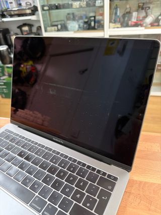 MacBook Pro 2017 13” i5 8GB RAM 256GB SSD