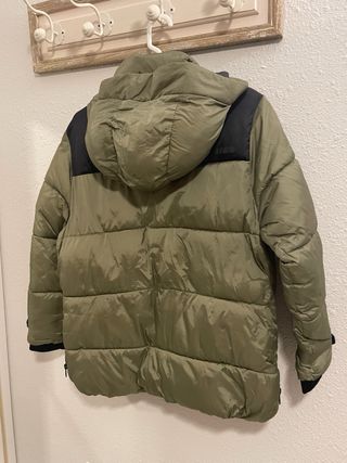 Anorak Zara niño 10 años verde y negro como nuevo