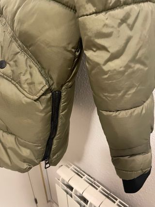 Anorak Zara niño 10 años verde y negro como nuevo