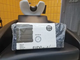 Pack 12 Toallas Eurostil 50x90cm Barbería