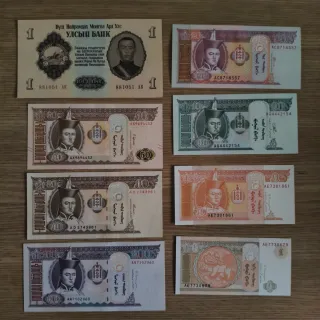 Billetes Mongolia