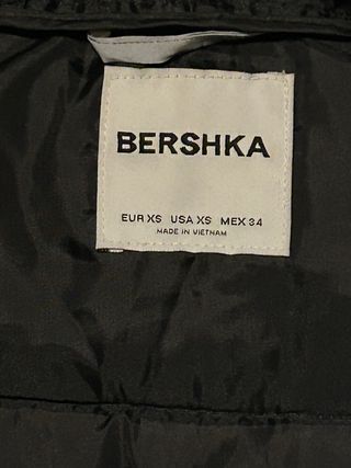 Cazadora Bershka impermeable reflectante T.XS