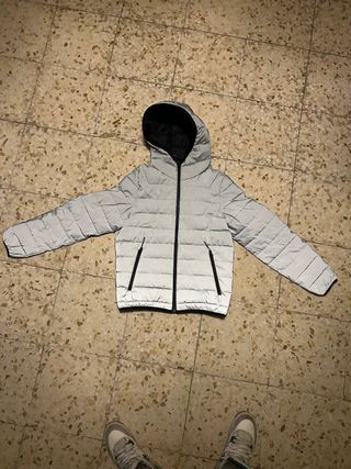 Cazadora Bershka impermeable reflectante T.XS