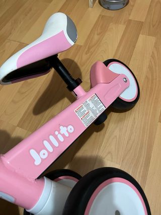 Bicicleta de equilibrio rosa jollito