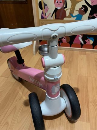 Bicicleta de equilibrio rosa jollito