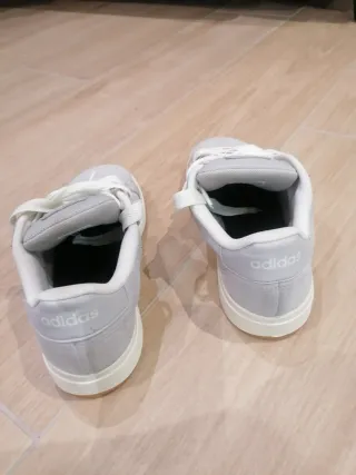 Tenis Adidas Campus Gris y Blanco