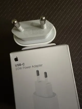 Caricatore Apple iPhone bianco sigillato 20W