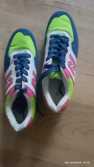 Zapatillas  colores azul, verde, rosa