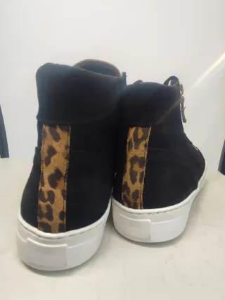 Zapatillas Mimao negras con cremallera