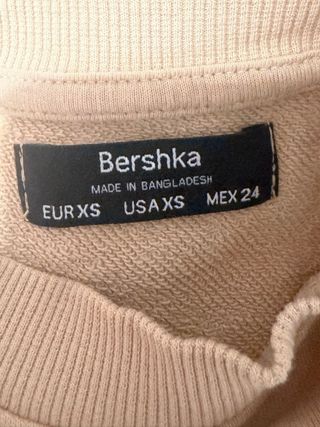 Sudadera corta beige con dragones