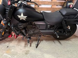 Moto UM Renegade Commando 125cc