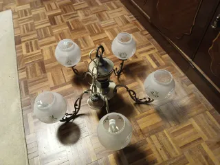 Lámpara de techo de metal y cristal