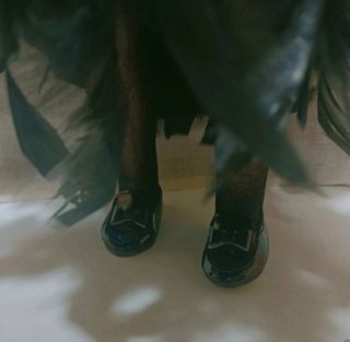 Falda forrada plumas, top  para muñeca de 42 cm