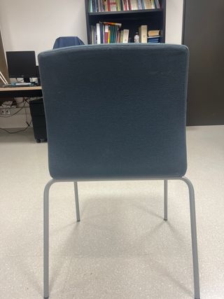 Silla de oficina azul y verde