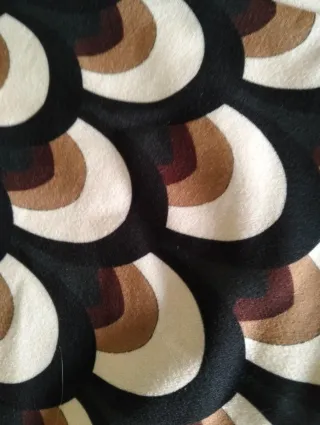 Pantalón acampanado estampado