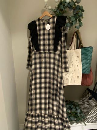 Vestido largo cuadros con volantes