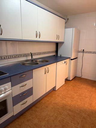 ALQUILER DE PISO EN AVDA DE CARMEN MORCILLO-GOJAR