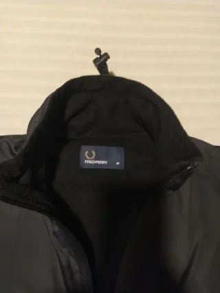 Chubasquero Fred Perry Negro