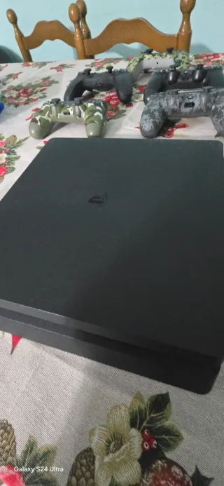 PS4 15 Videojuegos + 5 Mandos + HDMI