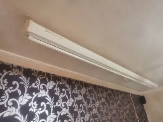 Proyector Optoma Negro + Pantalla