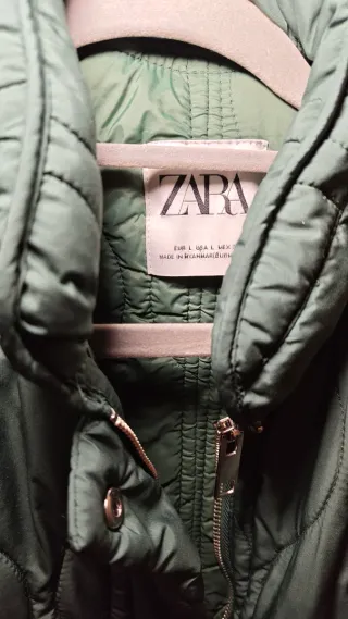 Chaqueta Zara acolchada oversize verde