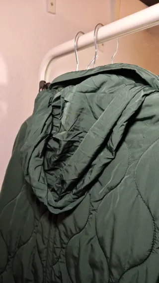 Chaqueta Zara acolchada oversize verde