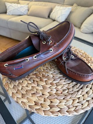 Zapatos náuticos Sebago marrones