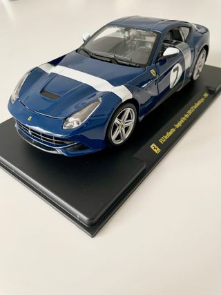 Ferrari F12 Berlinetta BBurago 1:24