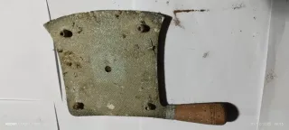 Reloj decorativo con diseño de botellas