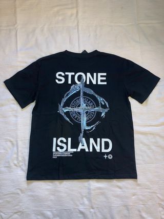 Camiseta Stone Island Negra Con Estampado Trasero