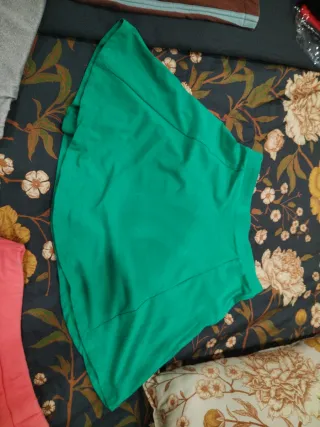 4 Faldas de pádel Precio 1.50€ cada una.