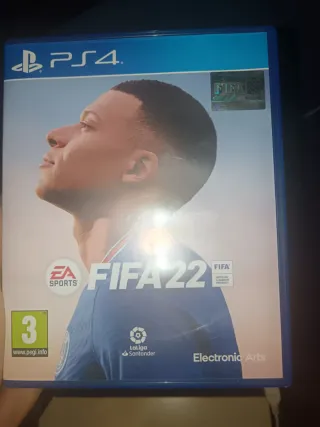 PS4 Slim, con juegos y dos mandos