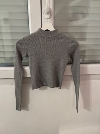 Top gris manga larga cuello alto