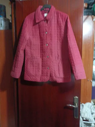 Chaquetón acolchado rojo