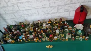 Colección de miniaturas de perfumes