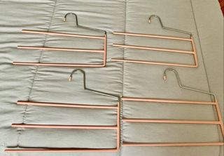 Perchas para pantalones rosa/nuevas