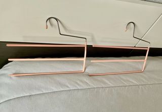 Perchas para pantalones rosa/nuevas